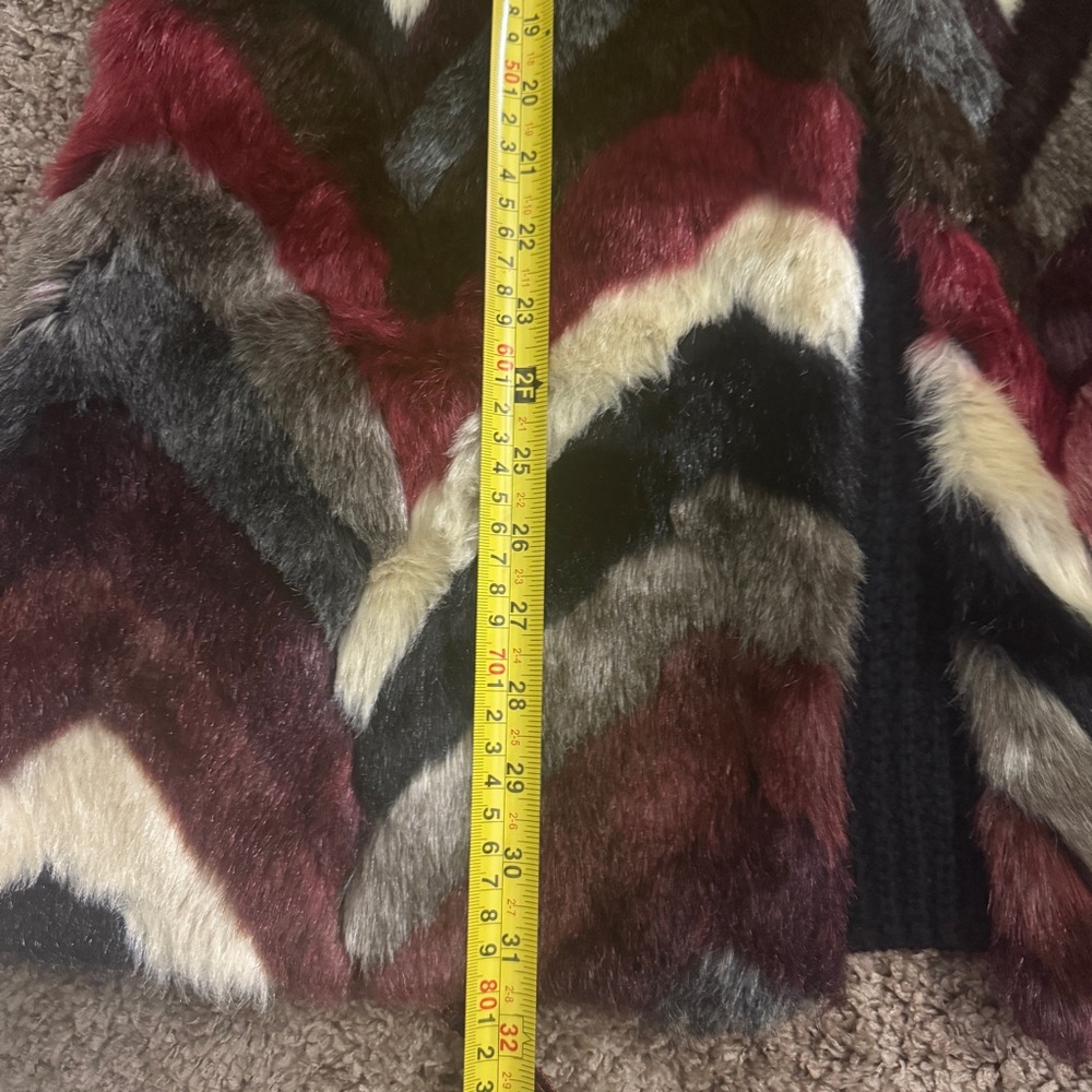 Joseph A Faux Fur Longline Vest Size S Womens Wine Chevron - Picture 5 of 7